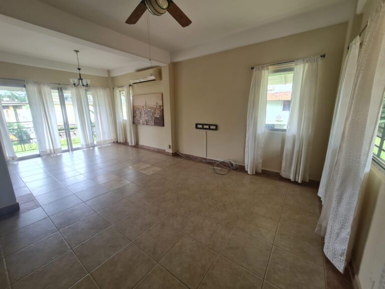 Casa en Venta en Colón Panamá | $235,000 | MLS# 22422