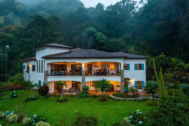 Casa en Venta en Los Naranjos Chiriqui Panamá | $1,490,000 | MLS# 22969