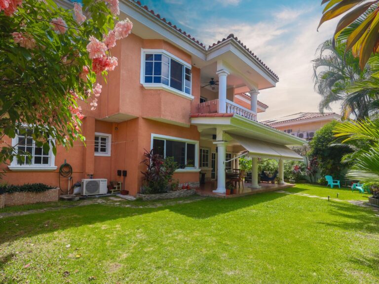 Casa en Venta en Juan Díaz Panamá Panamá | $795,000 | MLS# 23143