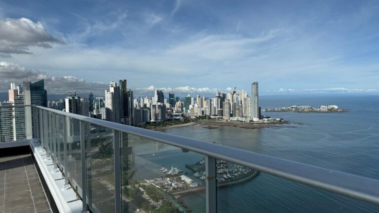 Apartamento en Venta en Bella Vista Panamá Panamá | $270,000 | MLS# 23339
