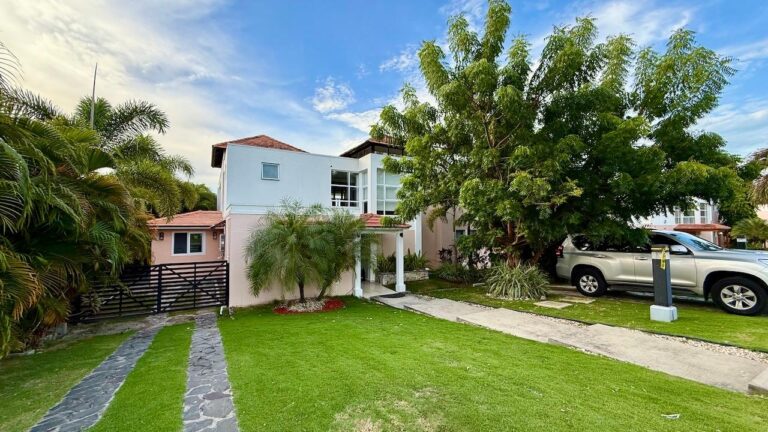 Casa en Alquiler en Río Hato Coclé Panamá | $2,800 | MLS# 23394