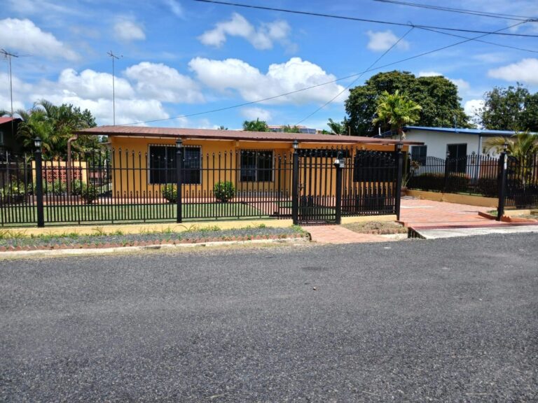 Casa en Alquiler en Canto del Llano Veraguas Panamá | $995 | MLS# 23405