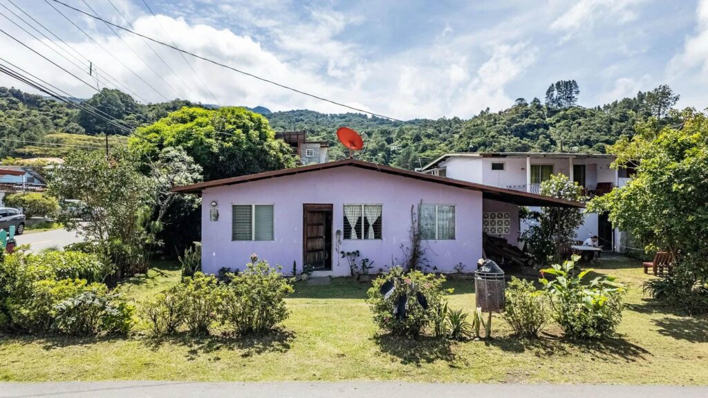 Hotel/Apart Hotel en Venta en Bajo Boquete Chiriqui Panamá | $500,000 | MLS# 23522