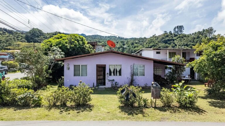 Hotel/Apart Hotel en Venta en Bajo Boquete Chiriqui Panamá | $500,000 | MLS# 23522