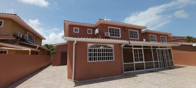 Casa en Alquiler en Cristobal Colón Panamá | $450,000 | MLS# 23530