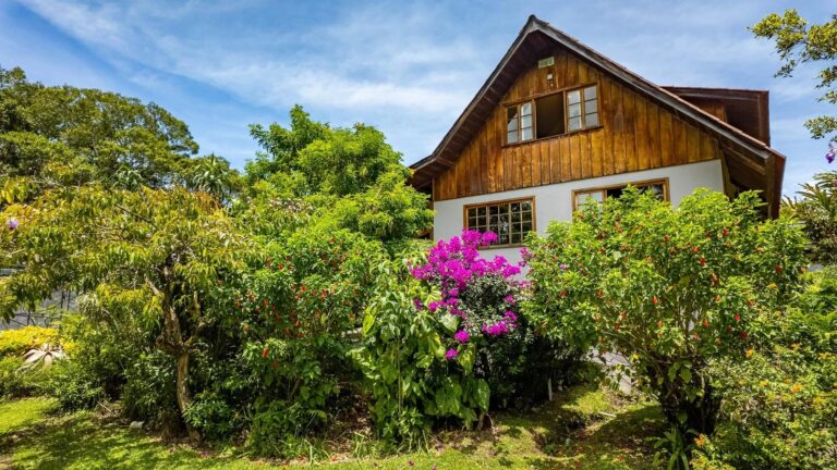 Casa en Venta en Bajo Boquete Chiriqui Panamá | $990,000 | MLS# 23568