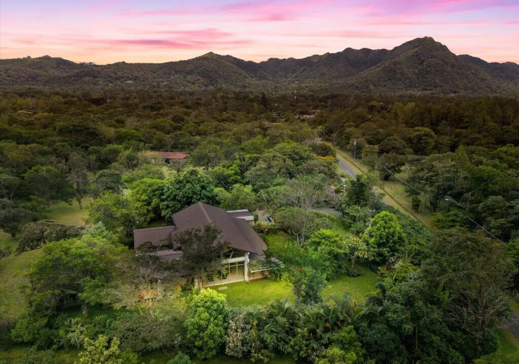 Casa en Venta en El Valle Coclé Panamá | $950,000 | MLS# 23986