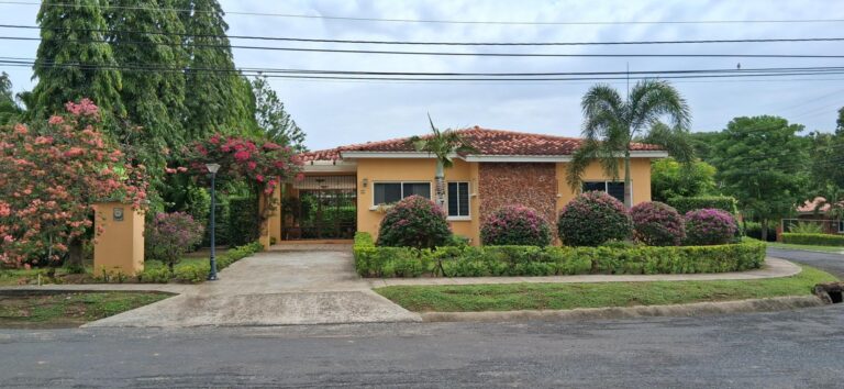 Casa en Venta en Bejuco Panamá Oeste Panamá | $380,000 | MLS# 24225
