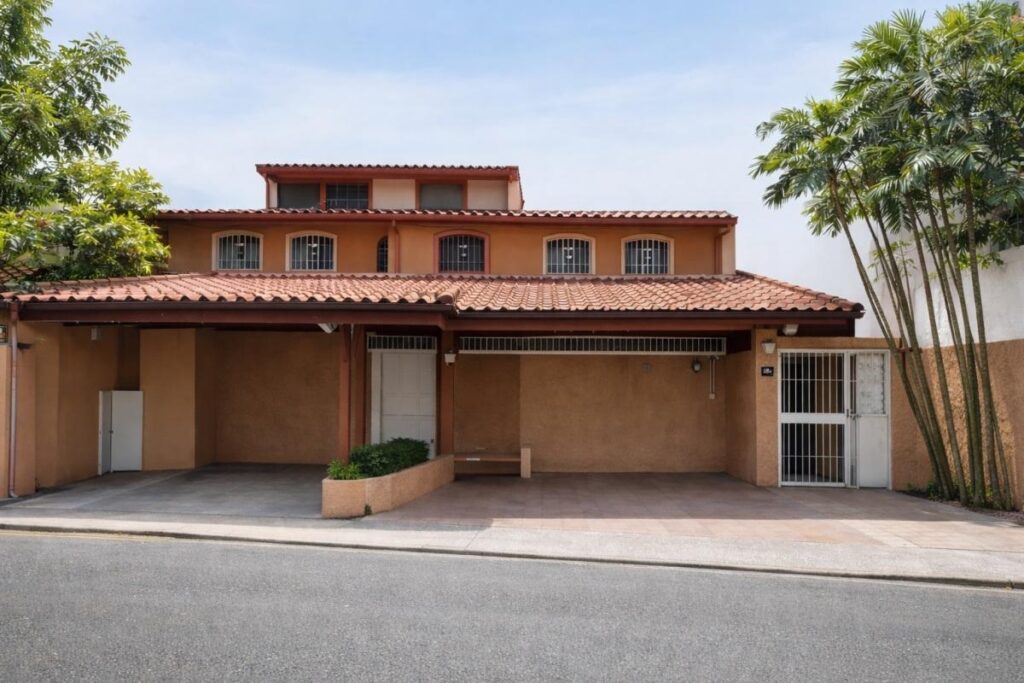 Casa en Venta en Bella Vista Panamá Panamá | $700,000 | MLS# 24353