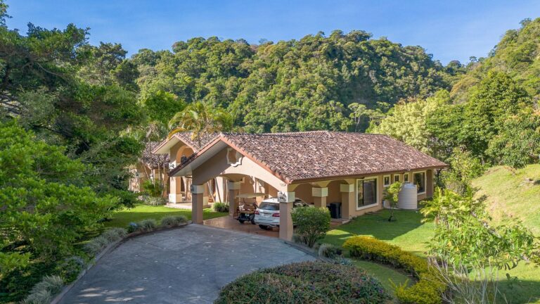 Casa en Venta en Bajo Boquete Chiriqui Panamá | $549,000 | MLS# 24355