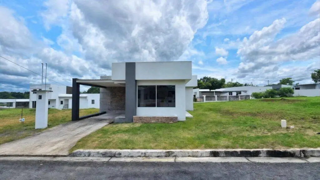 Casa en Venta en Santiago Veraguas Panamá | $127,000 | MLS# 24466