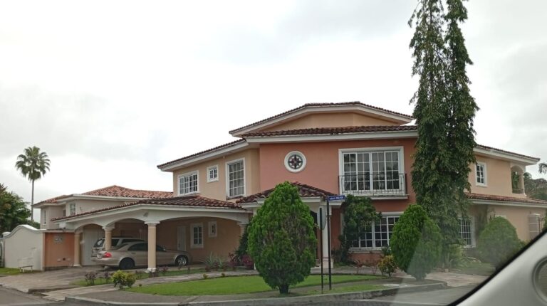 Casa en Venta en Juan Díaz Panamá Panamá | $1,350,000 | MLS# 24563