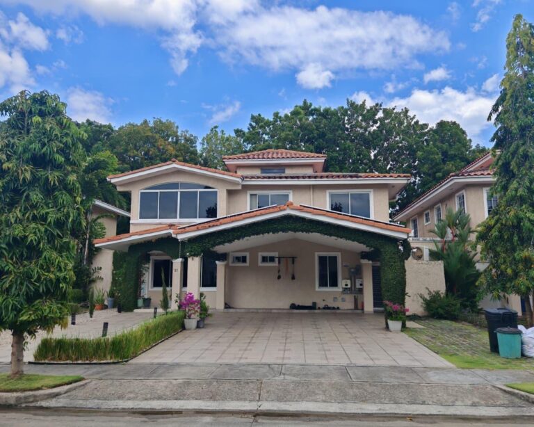 Casa en Venta en Juan Díaz Panamá Panamá | $755,000 | MLS# 24587