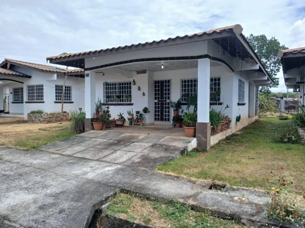 Casa en Alquiler en Los Algarrobos Veraguas Panamá | $650 | MLS# 24663