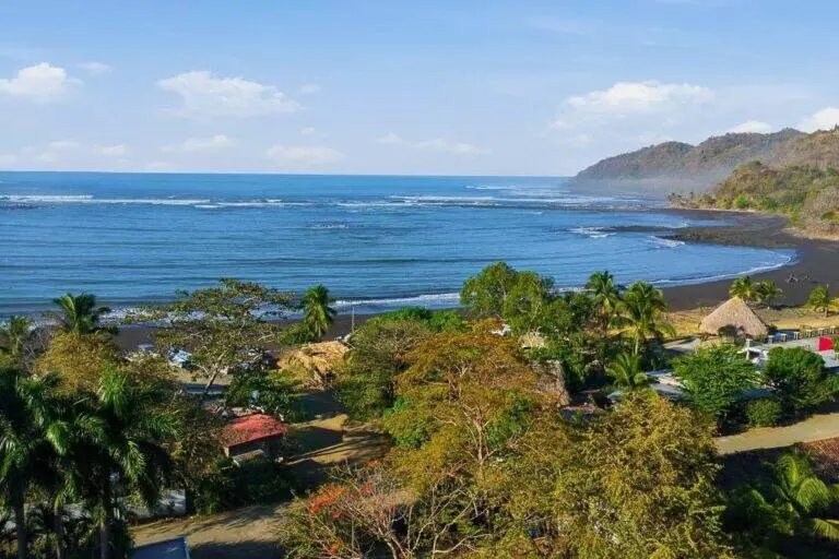 Casa en Venta en Cambutal Los Santos Panamá | $320,000 | MLS# 24678