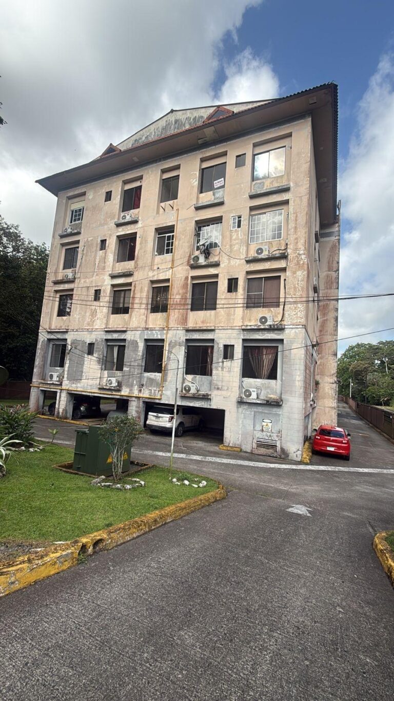 Apartamento en Venta en Cristobal Colón Panamá | $90,000 | MLS# 24705