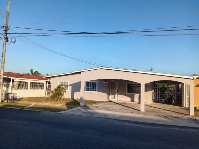 Casa en Alquiler en Río Hato Coclé Panamá | $600 | MLS# 24918