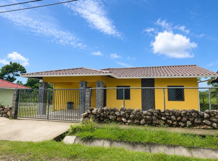 Casa en Venta en Dolega Chiriqui Panamá | $117,700 | MLS# 24976