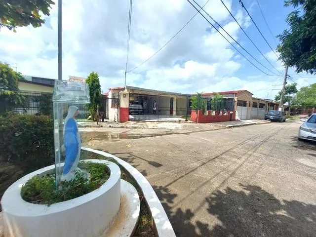 Casa en Venta en José Domingo Espinar Panamá Panamá | $160,000 | MLS# 25017