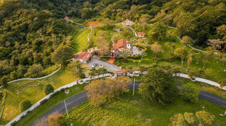 Casa en Alquiler en El Valle Coclé Panamá | $990,000 | MLS# 25024