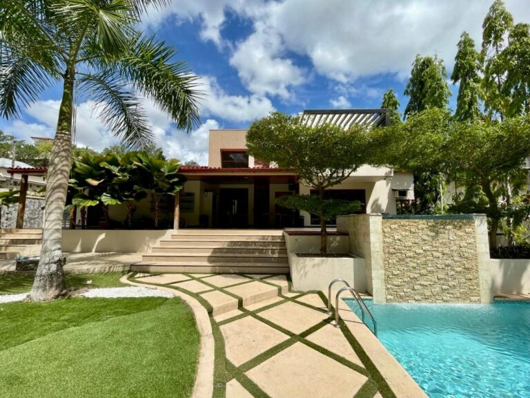 Casa en Venta en José Domingo Espinar Panamá Panamá | $875,000 | MLS# 25043