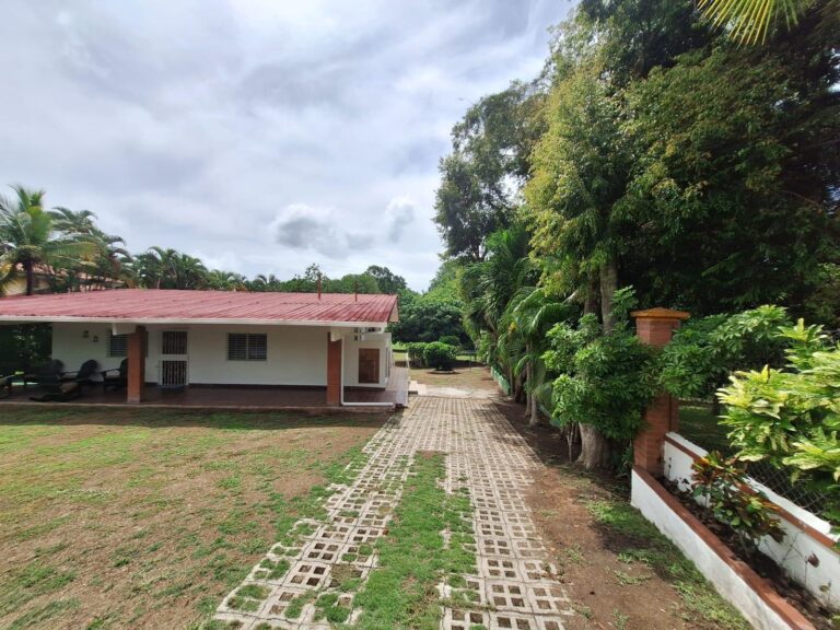 Casa en Alquiler en San Carlos Panamá Oeste Panamá | $250,000 | MLS# 25056