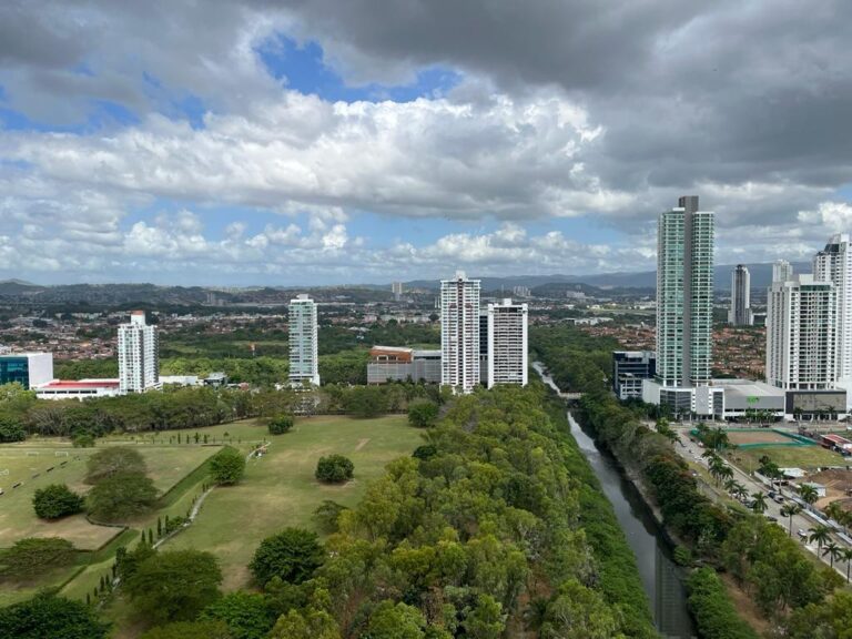 Apartamento en Venta en Juan Díaz Panamá Panamá | $330,000 | MLS# 25140