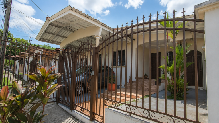 Casa en Venta en José Domingo Espinar Panamá Panamá | $195,500 | MLS# 25153