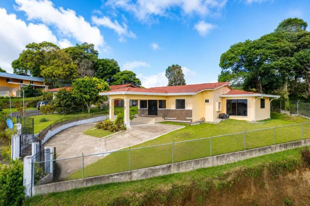 Casa en Venta en Bajo Boquete Chiriqui Panamá | $349,000 | MLS# 25223