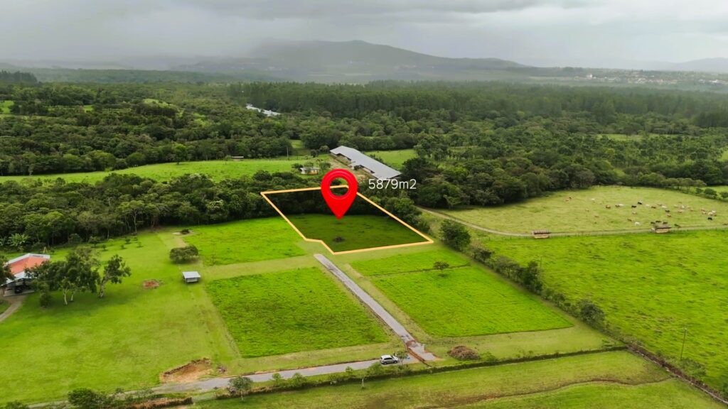 Lote de 5,872 m² con Arroyo y Bosque Privado en Venta en Potrerillos Arriba, Chiriquí, Panamá