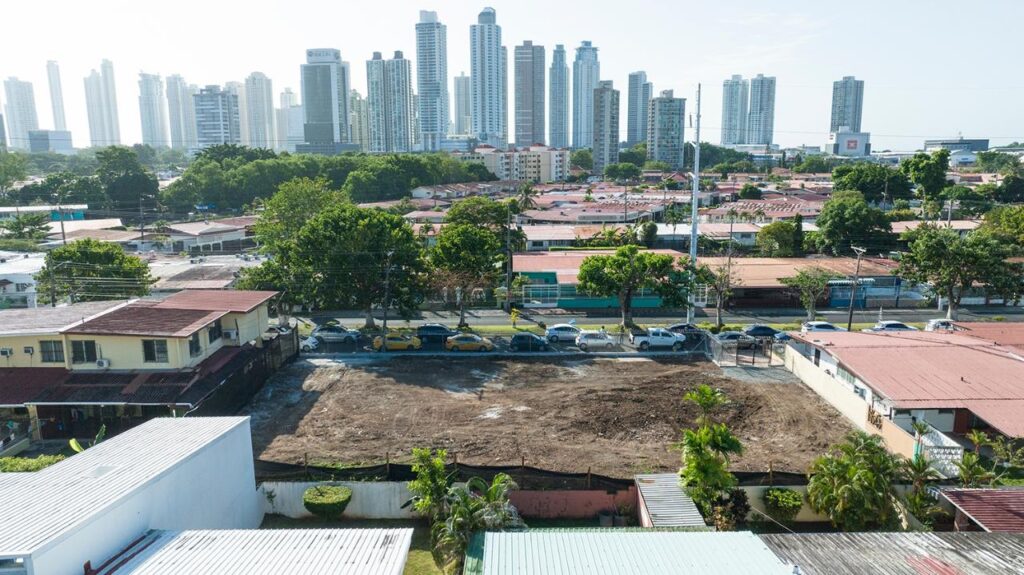 en Venta en Juan Díaz Panamá Panamá | $1,250,000 | MLS# 14590