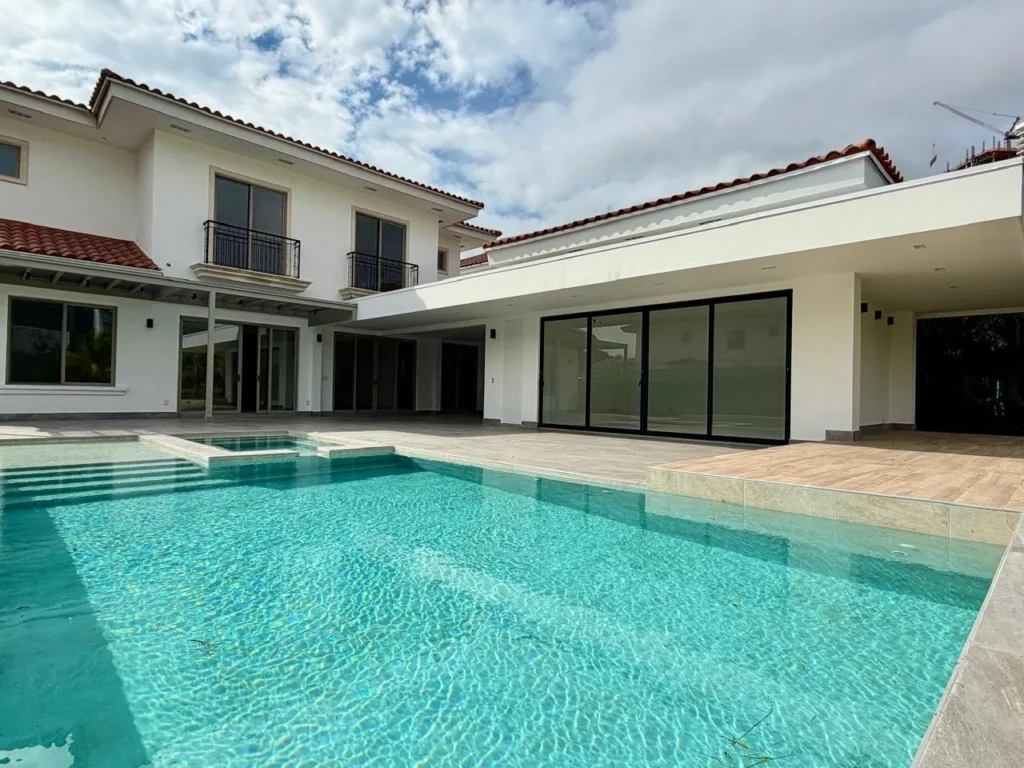 Casa en Alquiler en Juan Díaz Panamá Panamá | $7,500 | MLS# 25373