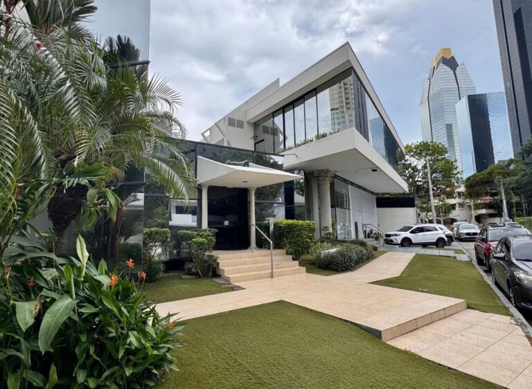 Casa en Venta en Bella Vista Panamá Panamá | $1,457,000 | MLS# 25383