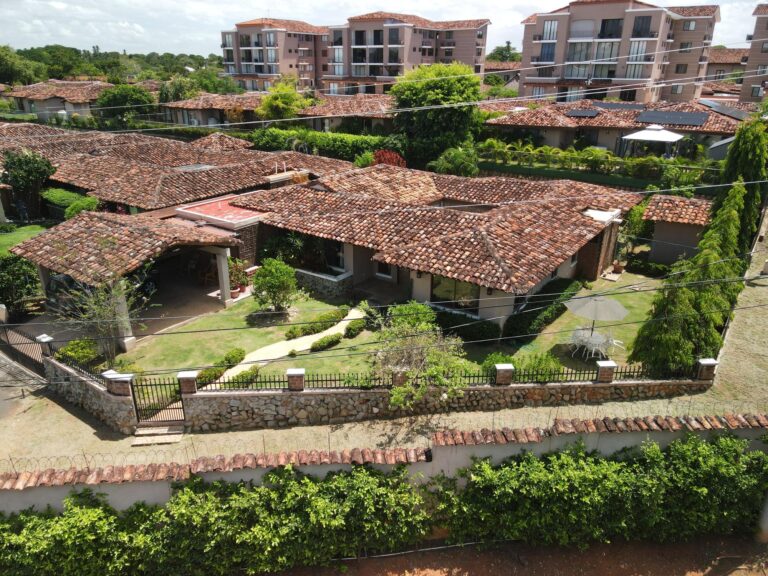 Casa en Venta en Chitré Herrera Panamá | $310,000 | MLS# 25410