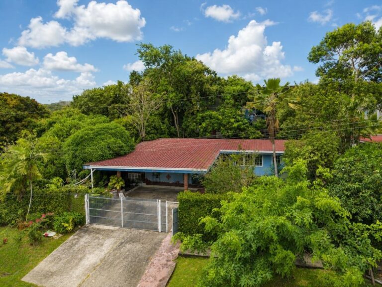 Casa en Venta en Las Cumbres Panamá Panamá | $215,000 | MLS# 25489