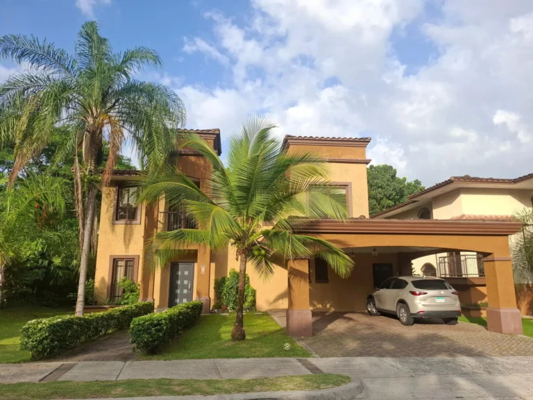 Casa en Alquiler en Ancón Panamá Panamá | $4,400 | MLS# 25508