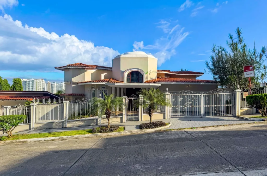 Casa en Venta en Betania Panamá Panamá | $1,250,000 | MLS# 25510