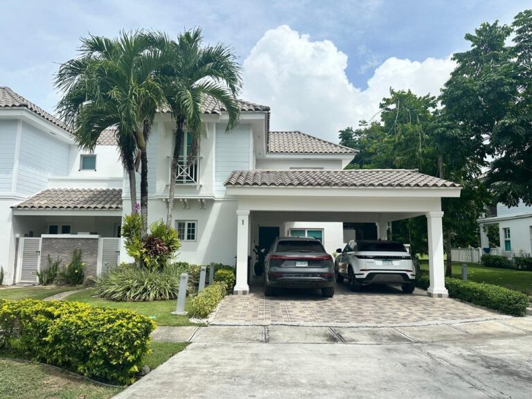 Casa en Venta en El Chiru Coclé Panamá | $616,000 | MLS# 25590