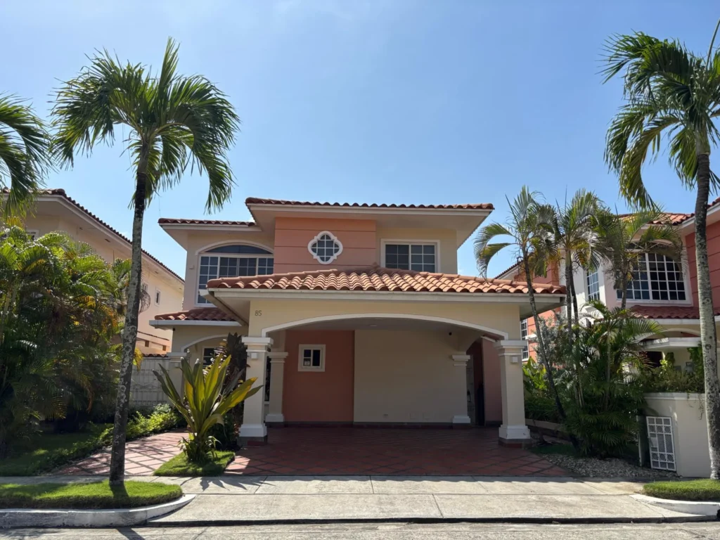 Casa en Venta en Don Bosco Panamá Panamá | $440,000 | MLS# 25593