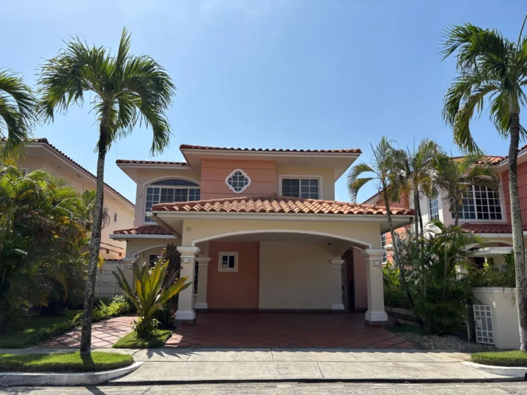 Casa en Venta en Don Bosco Panamá Panamá | $440,000 | MLS# 25593