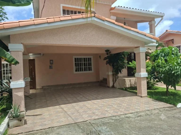 Casa en Venta en Amelia Denis de Icaza Panamá Panamá | $370,000 | MLS# 25602