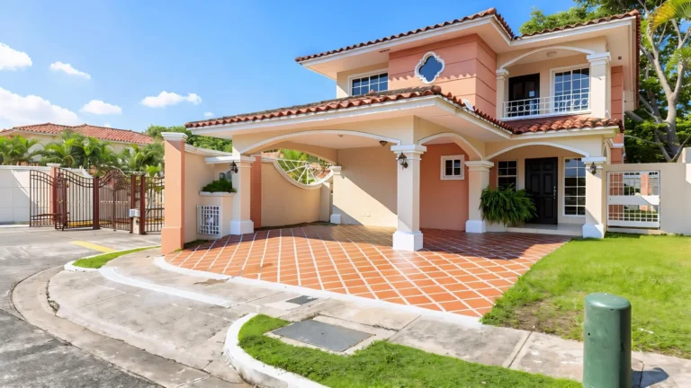 Casa en Alquiler en Juan Díaz Panamá Panamá | $2,400 | MLS# 25783