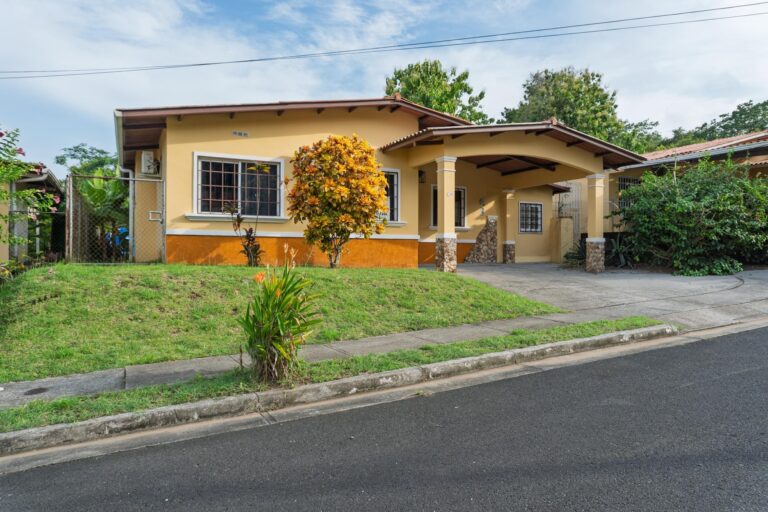 Casa en Alquiler en Juan Demóstenes Arosemena Panamá Oeste Panamá | $145,000 | MLS# 25784