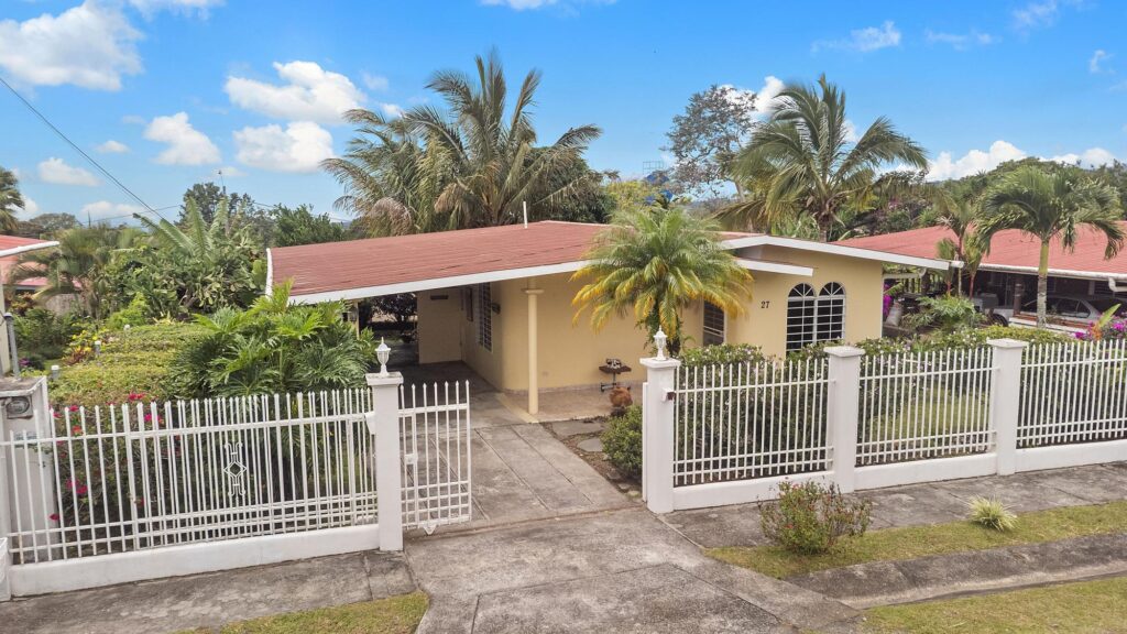 Casa en Venta en Alto Boquete Chiriqui Panamá | $185,000 | MLS# 25827