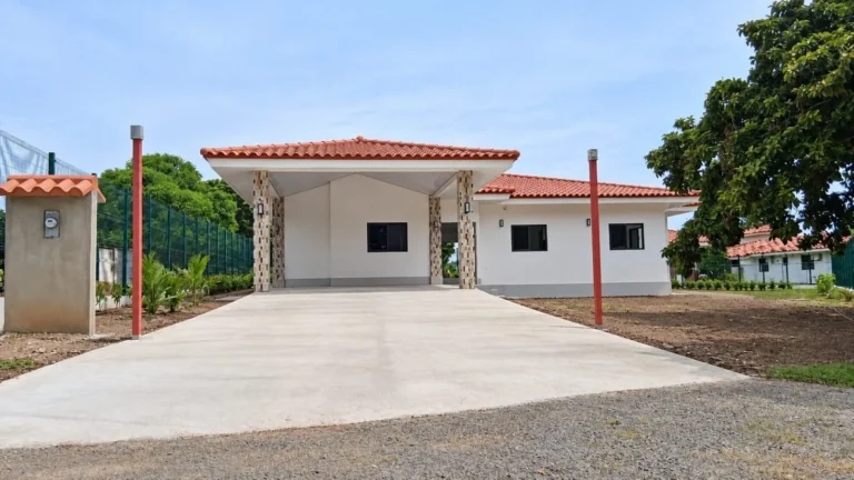 Casa en Alquiler en Bejuco Panamá Oeste Panamá | $1,750 | MLS# 25872