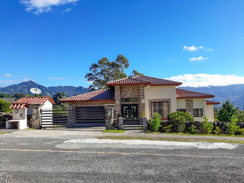 Casa en Venta en Bajo Boquete Chiriqui Panamá | $475,000 | MLS# 25920